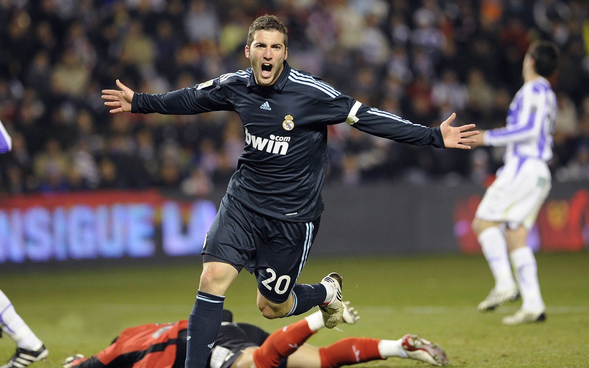 厄德高巴黎夜战诠释何为稳定输出，当核心不哑火，挪威虽败犹荣！