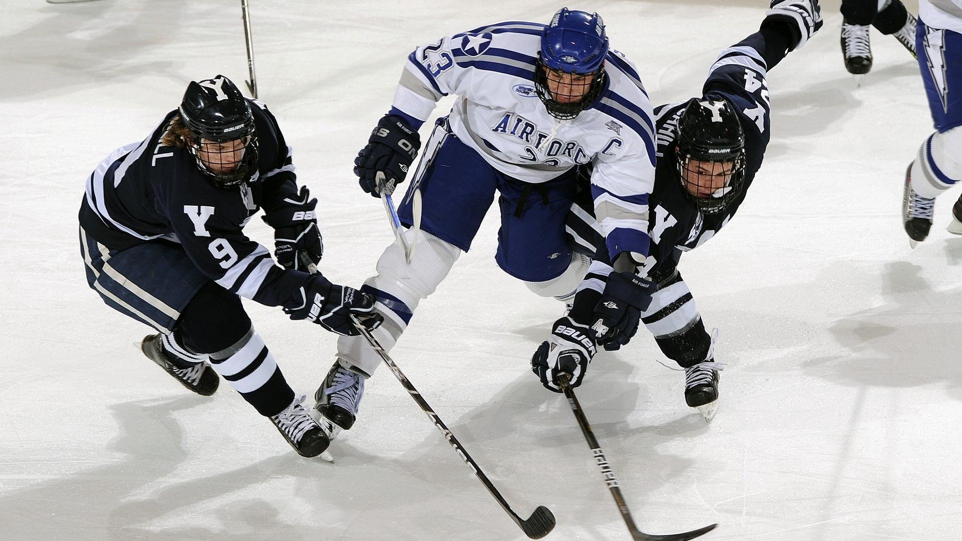 蓝色闪电撕裂斯坦福桥,那不勒斯的欧冠宣言,不只是黑马逆袭